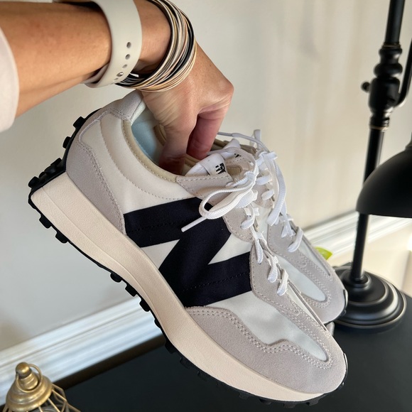 🚫SOLD🚫 Sz 10 New Balance 327 - Picture 2 of 8